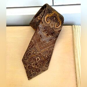 Serica tie
